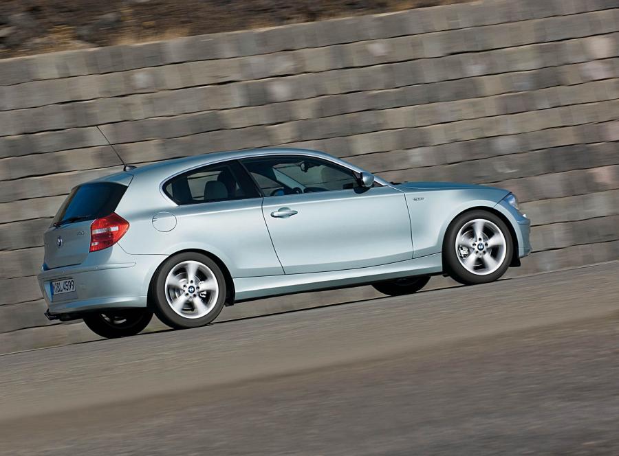  BMW 1-Series 3-Door 2005 года  (фото 28 из 51)